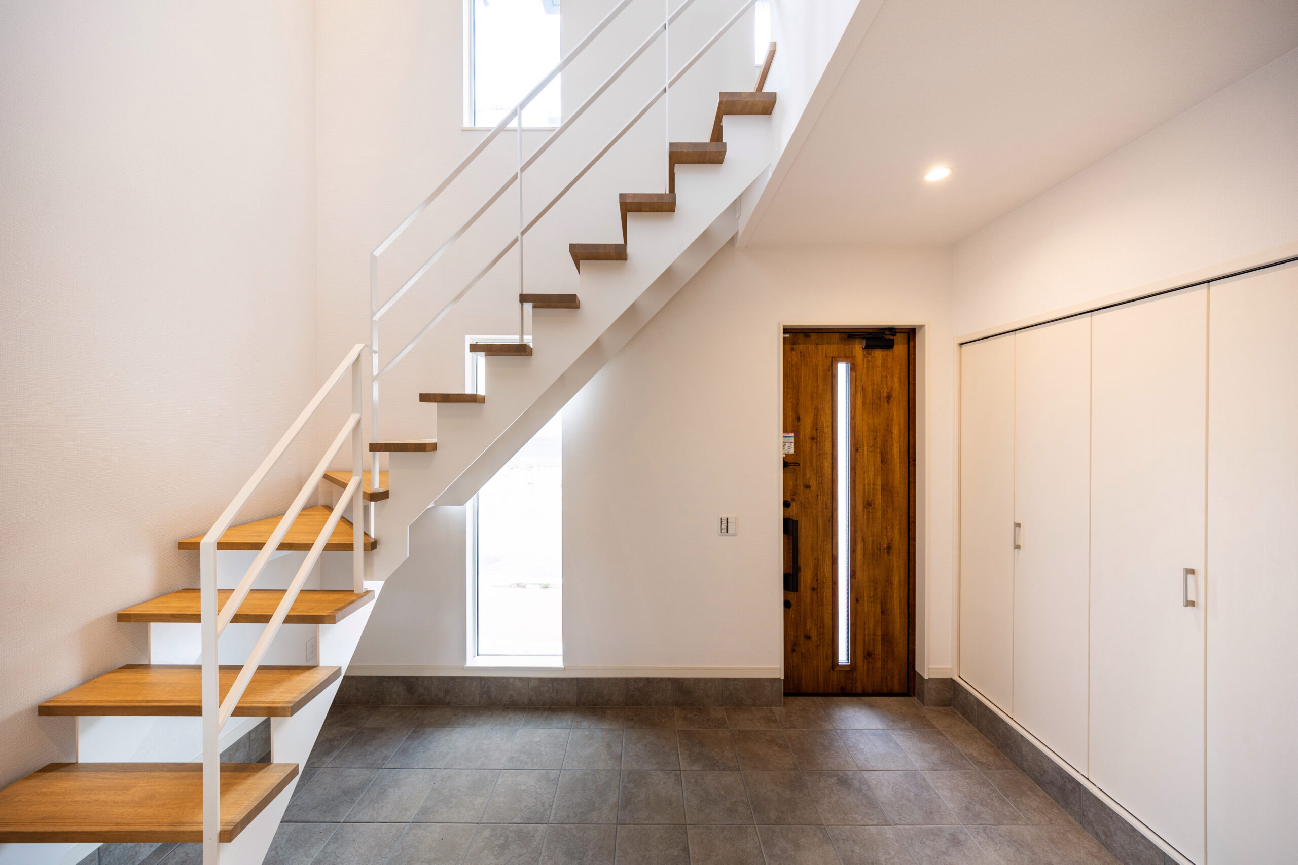 玄関収納メイン画像